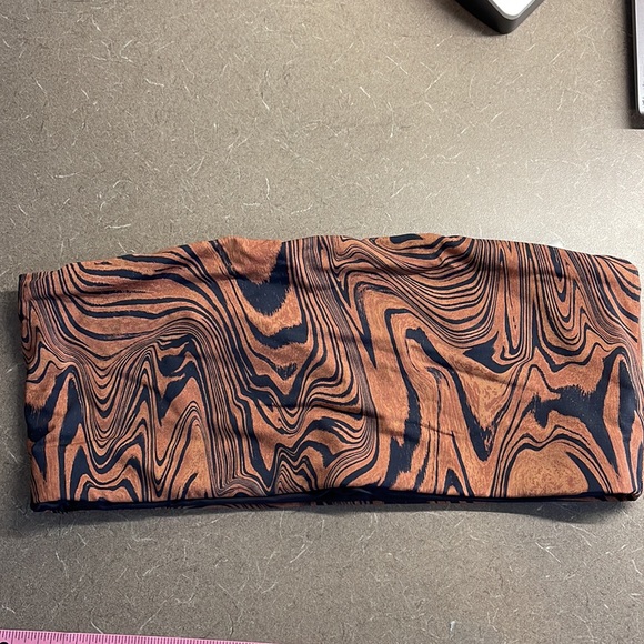 Good American Chia Black Better Band Strapless Reversible Swim Top Size 2 Medium - Picture 4 of 7